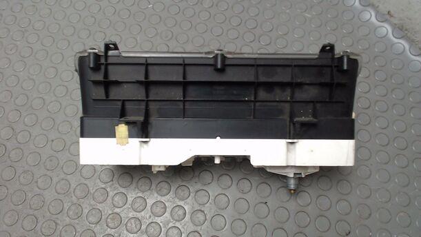 Foto: TACHOEINHEIT / KOMBIINSTRUMENT eines Ford Sierra Turnier TD CLX