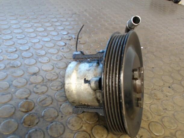 Foto: LENKGETRIEBEPUMPE eines Opel Vectra Special