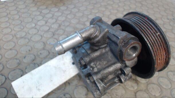 Foto: LENKGETRIEBEPUMPE / SERVOPUMPE eines Ford Galaxy Viva X