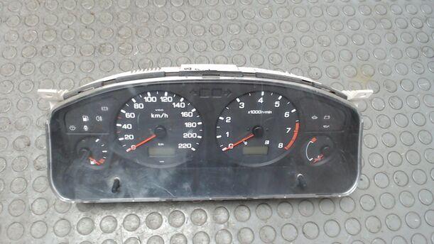 Foto: TACHOEINHEIT eines Nissan Primera 1.6 GX