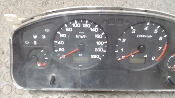 Foto: TACHOEINHEIT eines Nissan Primera 1.6 GX