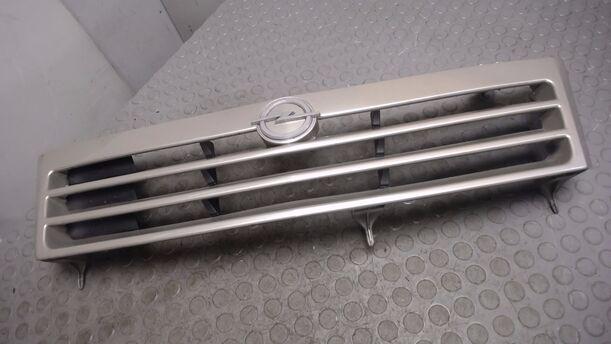 Foto: KÜHLERGRILL eines Opel Ascona c LS