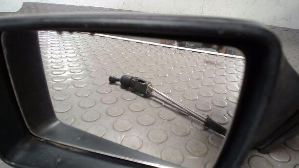Foto: AUSSENSPIEGEL MECHANISCH VERSTELLBAR LINKS eines Renault R 25 TX