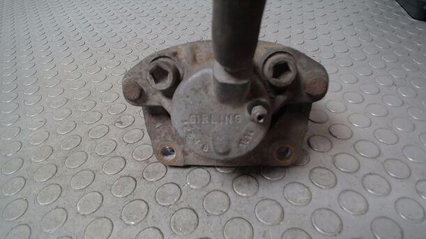 Foto: BREMSSATTEL VORN RECHTS eines Renault R 25 TX