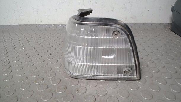 Foto: STANDLICHT/ BEGRENZUNGSLEUCHTE LINKS eines Mazda 323 1.5 GLX