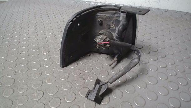 Foto: STANDLICHT/ BEGRENZUNGSLEUCHTE LINKS eines Mazda 323 1.5 GLX