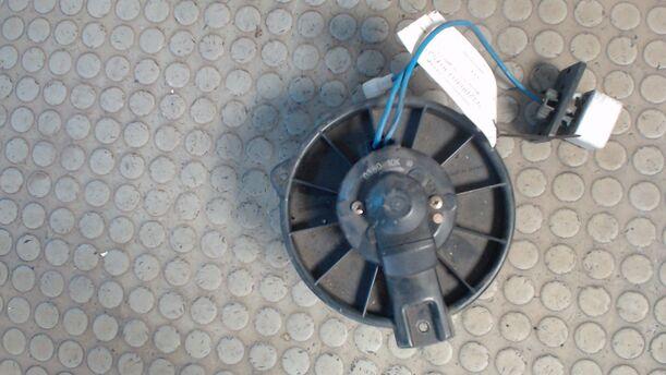 Foto: GEBLÄSEMOTOR / HEIZUNGSGEBLÄSE eines Mazda 323 1.4i LX