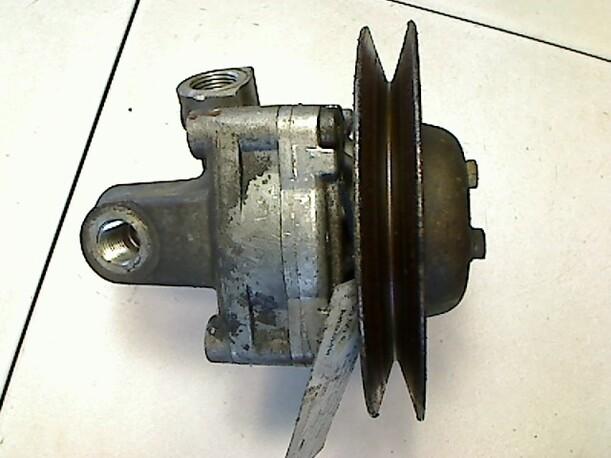 Foto: LENKGETRIEBEPUMPE eines Fiat Tipo 1600 i.e.