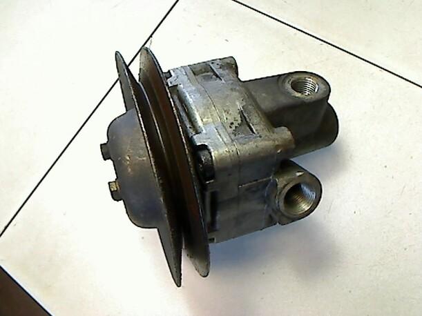 Foto: LENKGETRIEBEPUMPE eines Fiat Tipo 1600 i.e.