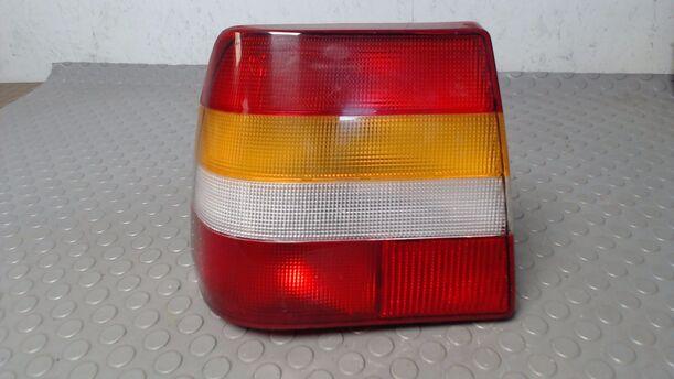 Foto: HECKLEUCHTE LINKS eines Saab 9000 i 16
