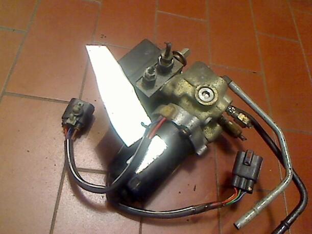 Foto: ABS-BREMSAGGREGAT eines Ford Escort RS 2000 F1 Edition