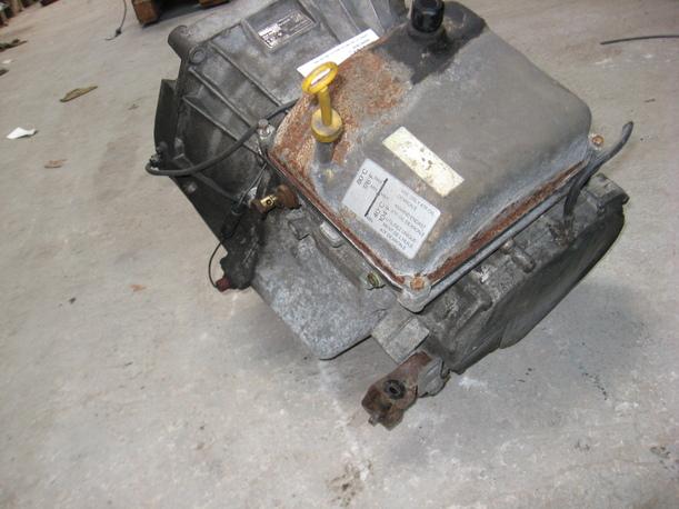 Foto: AUTOMATIK-GETRIEBE eines Fiat Croma i.e.
