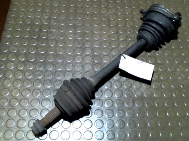 Foto: ANTRIEBSWELLE LINKS eines Lancia Dedra 1.6 i.e.
