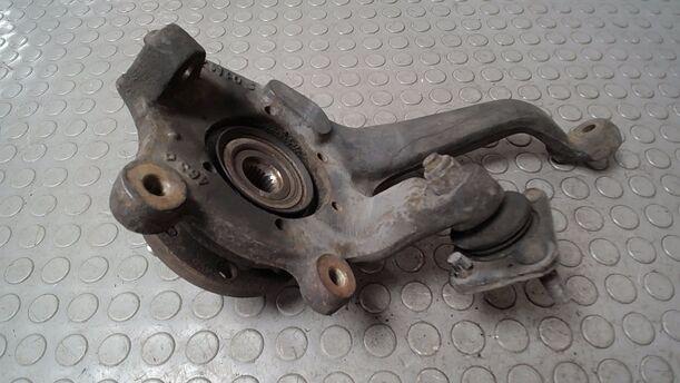 Foto: ACHSSCHENKEL VORN LINKS ( OHNE ABS/ 4-LOCH ) eines Renault R 25 TI