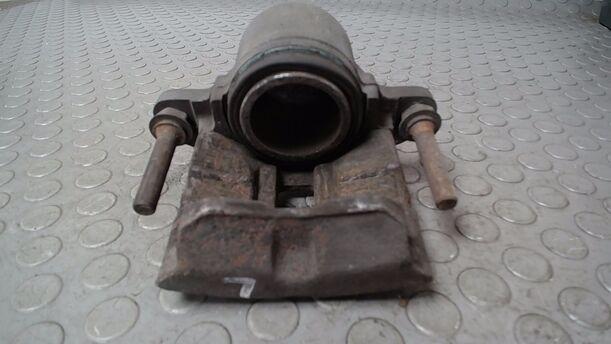 Foto: BREMSSATTEL VORN LINKS eines Renault R 25 TI