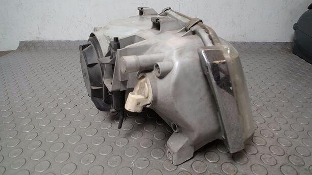 Foto: SCHEINWERFER RECHTS eines Renault R 25 TI
