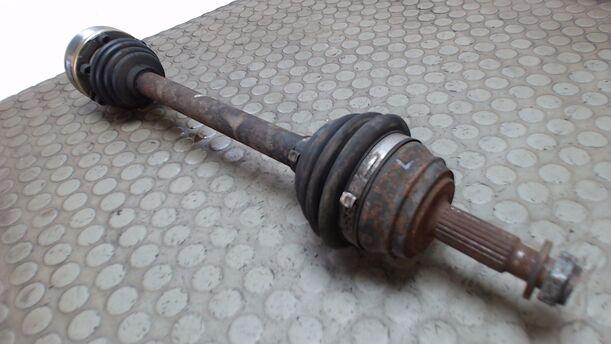Foto: ANTRIEBSWELLE LINKS eines Seat Ibiza 1.4i CLX