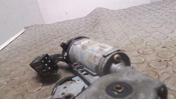 Foto: SCHIEBEDACHMOTOR eines BMW 520i 24V