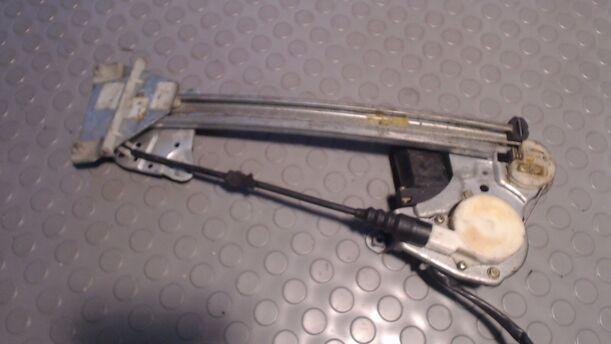 Foto: FENSTERHEBER ELEKTR HINTEN LINKS eines Mazda 626 1.9i GLX