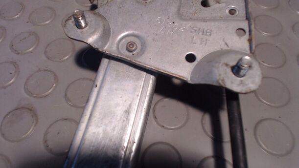 Foto: FENSTERHEBER ELEKTR HINTEN LINKS eines Mazda 626 1.9i GLX