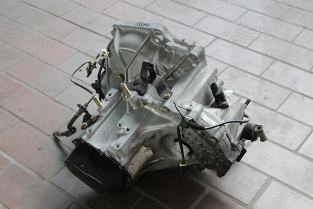 Foto: SCHALTGETRIEBE 5-GANG eines Mazda 626 1.9i GLX