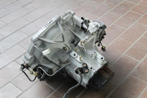 Foto: SCHALTGETRIEBE 5-GANG eines Mazda 626 1.9i GLX