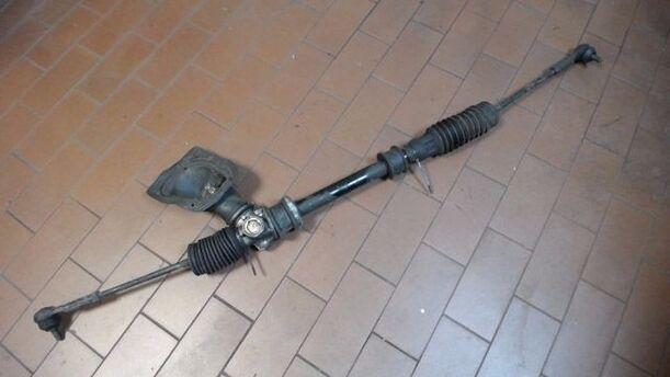 Foto: LENKGETRIEBE MECHANISCH eines Nissan Sunny LX