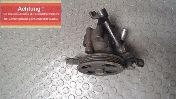 Foto: LENKGETRIEBEPUMPE eines Nissan Primera 1.6 SLX