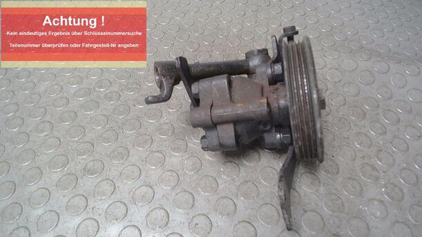 Foto: LENKGETRIEBEPUMPE eines Nissan Primera 1.6 SLX