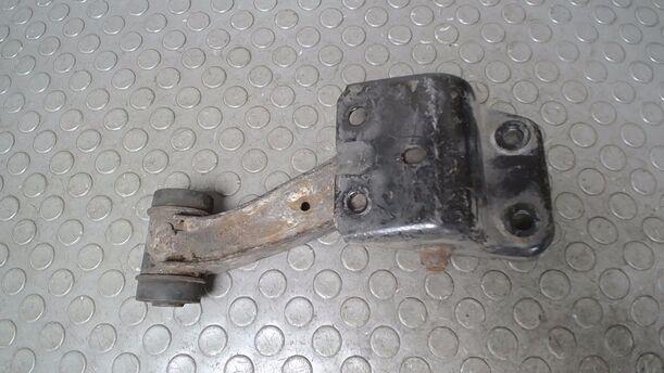 Foto: QUERLENKER VORN LINKS OBEN eines Nissan Primera 1.6 SLX