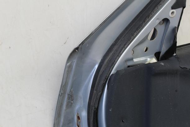 Foto: TÜR VORNE RECHTS eines Nissan Primera 1.6 SLX