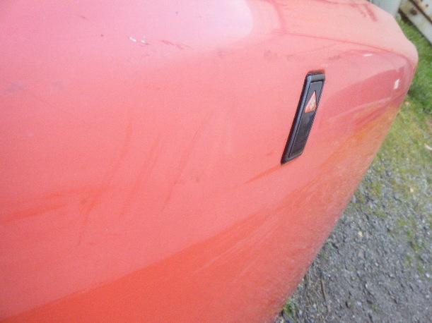 Foto: MOTORHAUBE eines Suzuki Alto GA