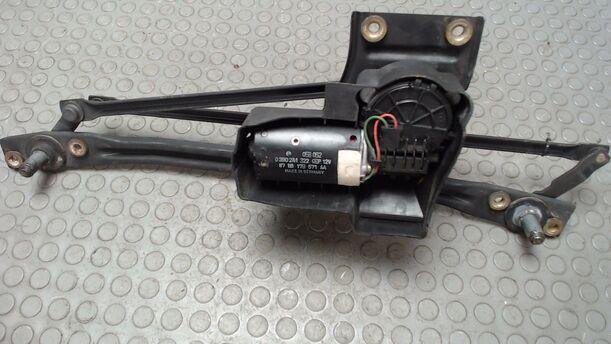 Foto: SCHEIBENWISCHERMOTOR VORN eines Ford Sierra CLX (LX)