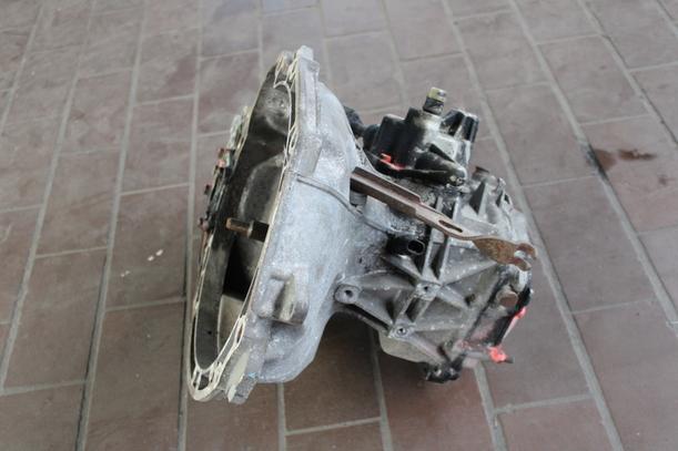 Foto: SCHALTGETRIEBE 5-GANG F16 ( W372 ) eines Opel Astra Elegance