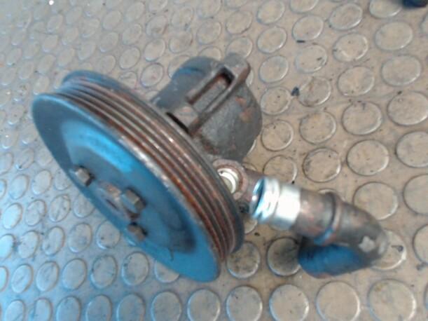 Foto: LENKGETRIEBEPUMPE eines Opel Vectra Special