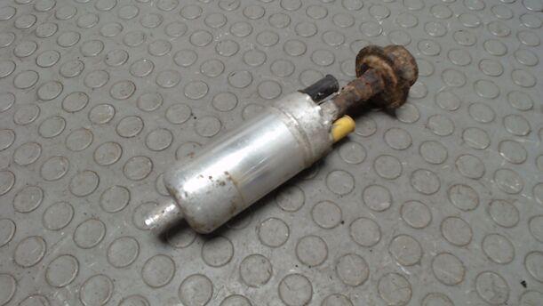 Foto: KRAFTSTOFFPUMPE ( BOSCH / FUNKTIONSFÄHIG ) eines Ford Sierra CL