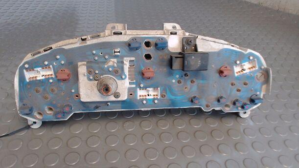Foto: TACHOEINHEIT / KOMBIINSTRUMENT eines Nissan 100 NX
