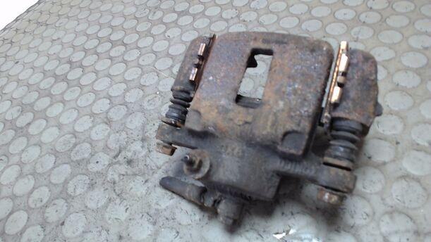 Foto: BREMSSATTEL VORN LINKS eines Nissan Sunny SLX