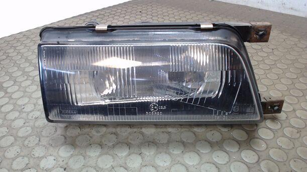 Foto: SCHEINWERFER RECHTS eines Nissan Sunny SLX