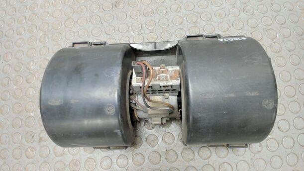 Foto: HEIZUNGSGEBLÄSE eines Ford Sierra Turbo D CLX