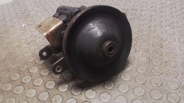 Foto: LENKGETRIEBEPUMPE eines Opel Omega Caravan LS