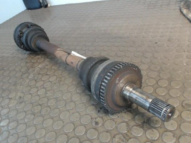 Foto: ANTRIEBSWELLE HINTEN LINKS eines Opel Omega 2.5 V6