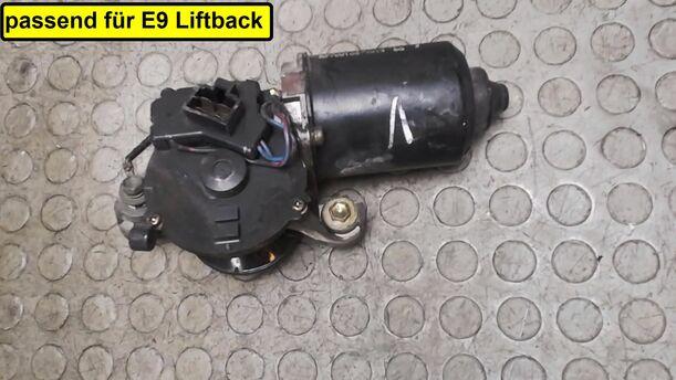Foto: SCHEIBENWISCHERMOTOR VORN eines Toyota Corolla Liftback 1.6 GL