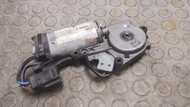 Foto: SCHIEBEDACHMOTOR eines BMW 520i 24V