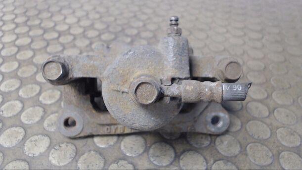 Foto: BREMSSATTEL VORNE RECHTS eines Suzuki Swift 1.3 GL