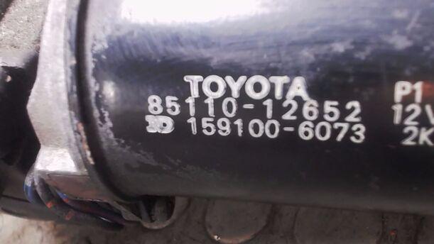 Foto: SCHEIBENWISCHERMOTOR VORN eines Toyota Corolla 1.3 XL