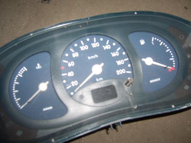 Foto: TACHOEINHEIT eines Renault Kangoo Rapid 1.9 D (RL)