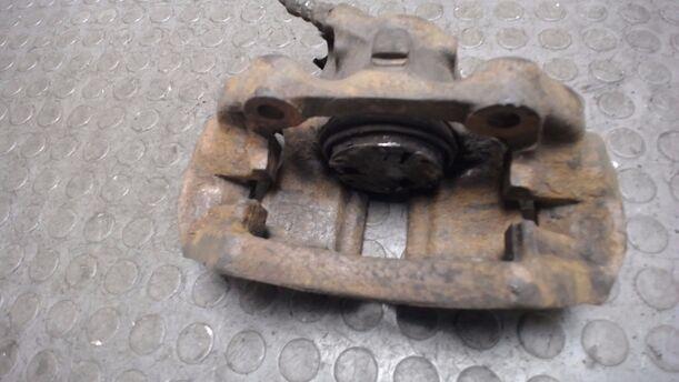 Foto: BREMSSATTEL VORN RECHTS GIRLING eines Audi 100 CS