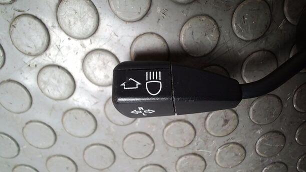 Foto: BLINK-/KOMBISCHALTER eines BMW 318i