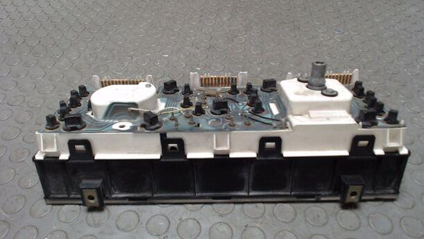Foto: TACHOEINHEIT / KOMBIINSTRUMENT eines Renault R 21 GTS